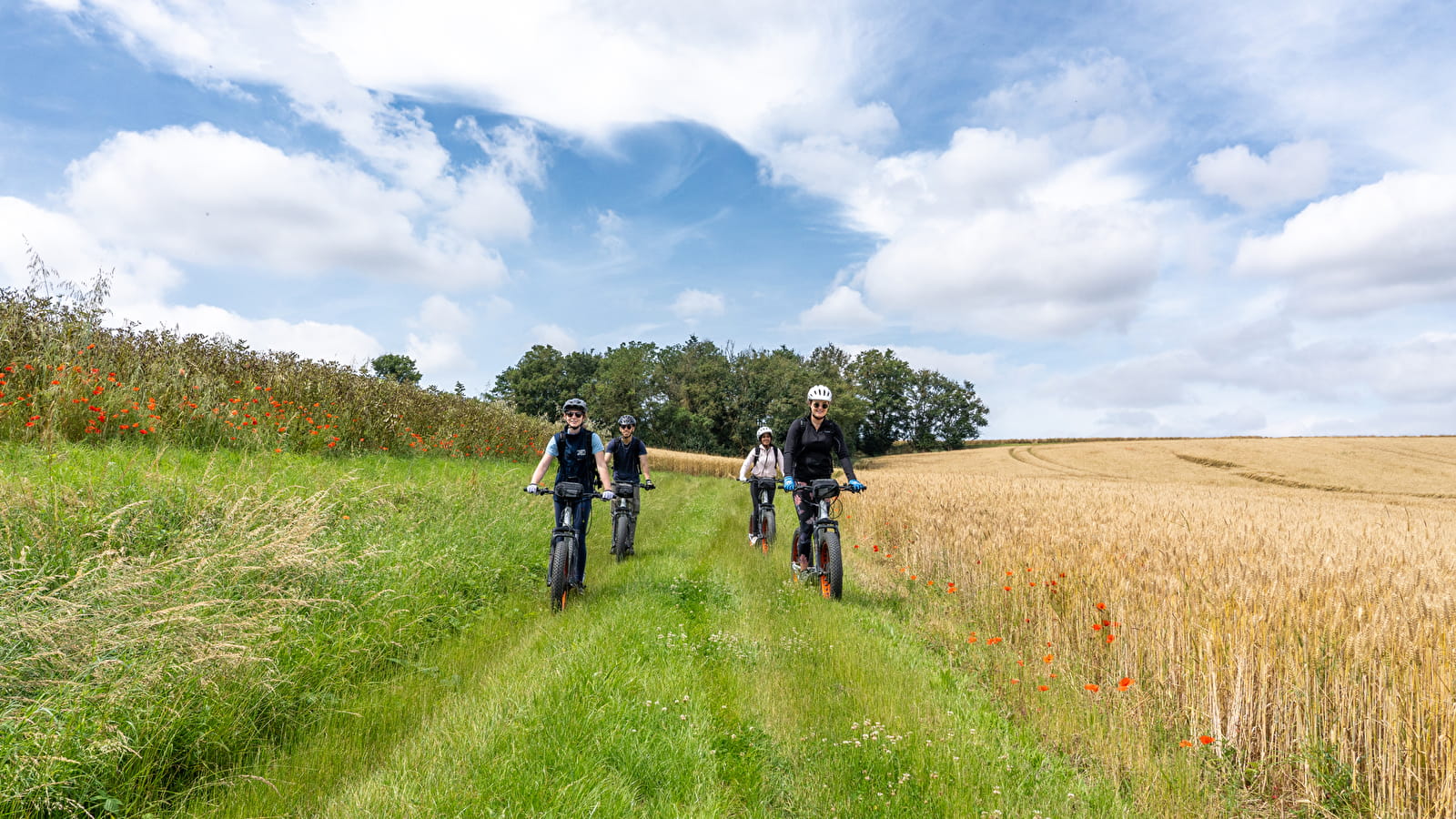 E-TROTT ride - River and countryside